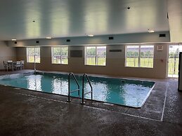 Country Inn & Suites by Radisson, Marion, IL