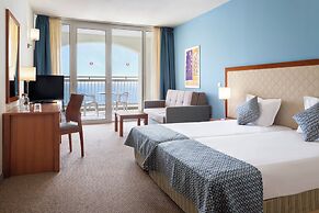 Sol Luna Bay Resort