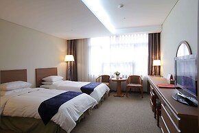 Ramada by Wyndham Dongtan Hotel