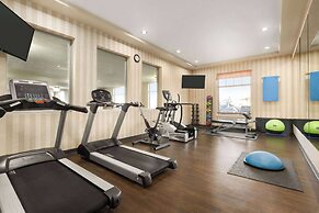 Days Inn & Suites by Wyndham Edmonton Airport