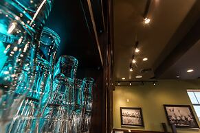 Days Inn & Suites by Wyndham Edmonton Airport