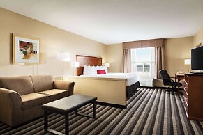 Days Inn & Suites by Wyndham Edmonton Airport