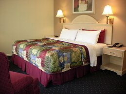 Golden Manor Inn & Suites
