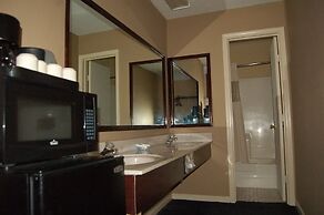 Golden Manor Inn & Suites