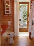 Volcano Mist Cottage