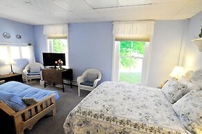 Brewster Inn