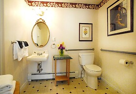 Brewster Inn