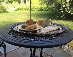 Brewster Inn