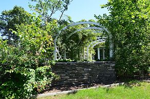 Brewster Inn