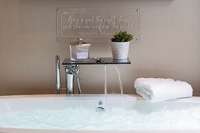 Stonehurst Place Bed & Breakfast