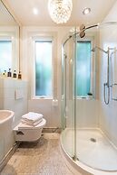 Stonehurst Place Bed & Breakfast