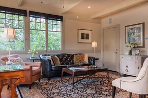 Stonehurst Place Bed & Breakfast