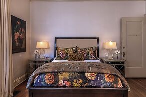 Stonehurst Place Bed & Breakfast