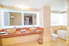 Diamond Bay Resort and Spa