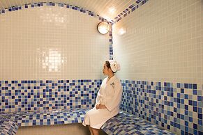 Diamond Bay Resort and Spa