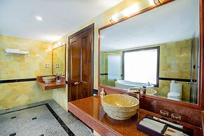 Diamond Bay Resort and Spa