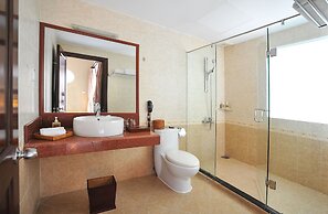 Diamond Bay Resort and Spa