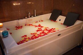 Diamond Bay Resort and Spa