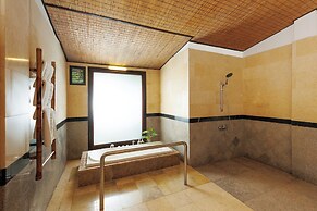 Diamond Bay Resort and Spa