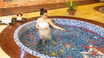 Diamond Bay Resort and Spa