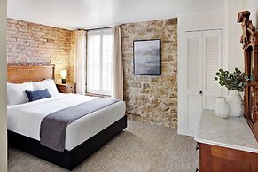 Maison Fleurie, A Four Sisters Inn