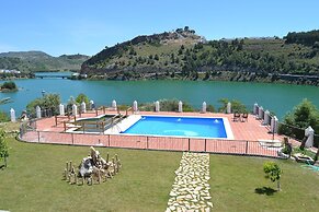 Hotel Caserio de Iznajar