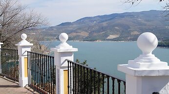 Hotel Caserio de Iznajar