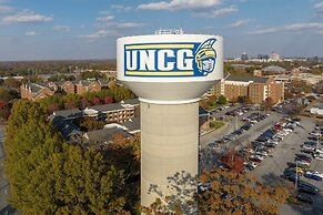 Holiday Inn Express Hotel & Suites Greensboro Airport Area by IHG