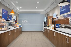 Holiday Inn Express Hotel & Suites Greensboro Airport Area by IHG