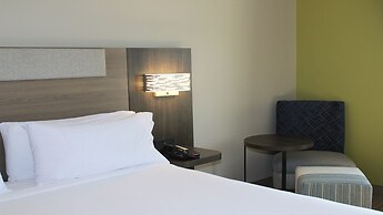 Holiday Inn Express & Suites Hope Mills-Fayetteville Arpt by IHG