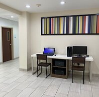 Holiday Inn Express & Suites Hope Mills-Fayetteville Arpt by IHG