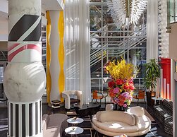 theWit Chicago, a Hilton Hotel