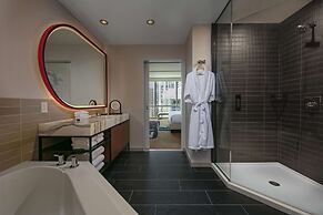 theWit Chicago, a Hilton Hotel