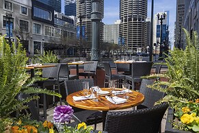 theWit Chicago, a Hilton Hotel