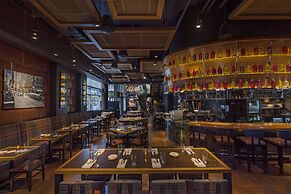 theWit Chicago, a Hilton Hotel