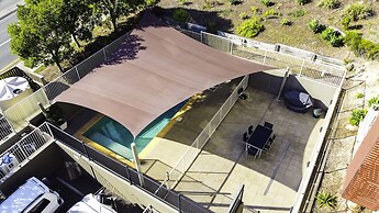 Gladstone Downtown Central Apartment Hotel