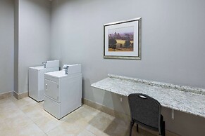 La Quinta Inn & Suites by Wyndham Fort Worth - Lake Worth