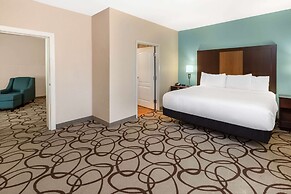 La Quinta Inn & Suites by Wyndham Fort Worth - Lake Worth