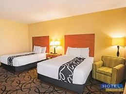 La Quinta Inn & Suites by Wyndham Fort Worth - Lake Worth