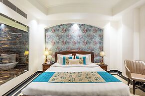 Hotel Emperor Palms at Karol Bagh