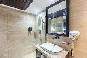 Hotel Emperor Palms at Karol Bagh