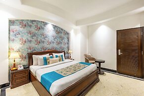 Hotel Emperor Palms at Karol Bagh