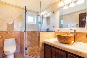Belizean Cove Estates