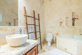 Belizean Cove Estates