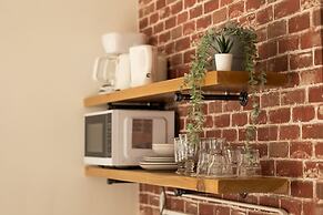 Crash Hotel Squamish