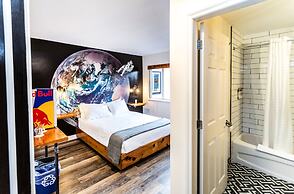 Crash Hotel Squamish