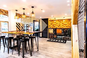 Crash Hotel Squamish