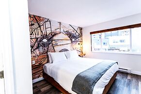 Crash Hotel Squamish