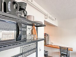 Crash Hotel Squamish