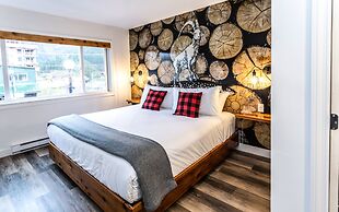 Crash Hotel Squamish